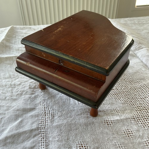 Vintage grand piano shaped - grand,