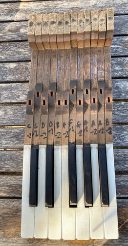 Piano keys vintage one - piano, keys,