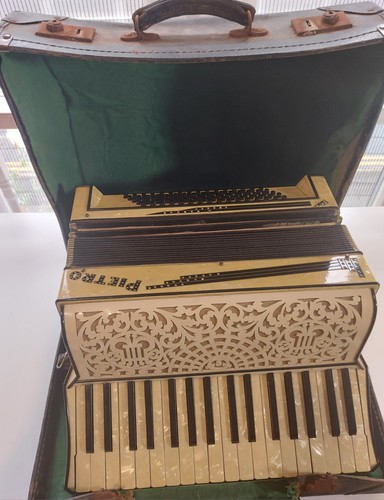 Vintage pietro piano accordion - vintage,