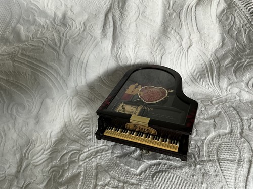 Vintage kings grand piano - vintage,