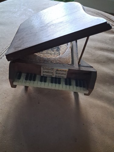 Vintage wooden grand piano - vintage,