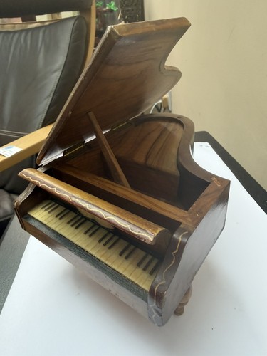Vintage swiss jura song wooden - jura-song,